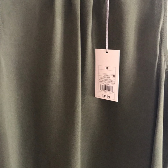 NWT Army Green blouse! - Picture 3 of 3